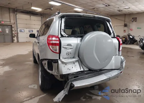 2010 Toyota Rav4 z USA, uszkodzony, nr VIN JTMBF4DV3AD034559